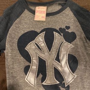 Yankee shirt women’s